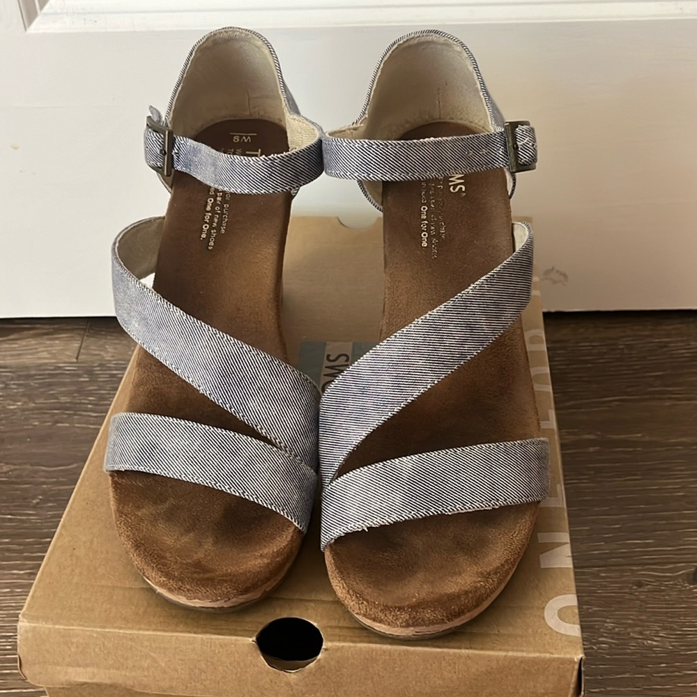 EUC TOMS denim wedges